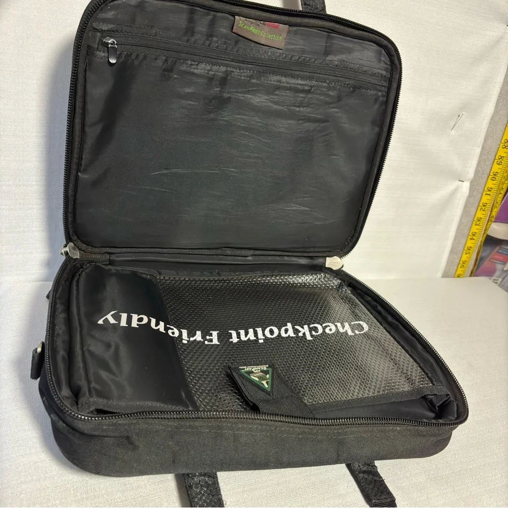 Mobile Edge Nylon ScanFastCollection Checkpoint Laptop Briefcase black 11X14